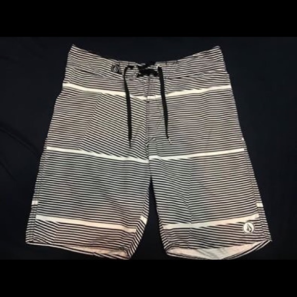 Volcom Striped Board Shorts 32 - Picture 1 of 4
